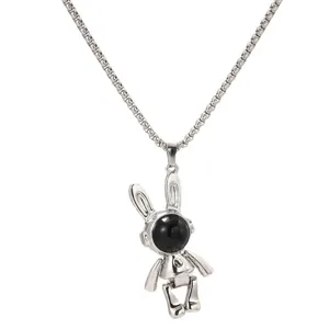 Collier lapin mécanique argenté, pendentif lapin astronaute tendance pour style hip-hop.