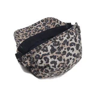 Retro Leopardenmuster Schiebermütze Detail, stilvolle Vintage Beret für Damen, Frühlingsmütze.