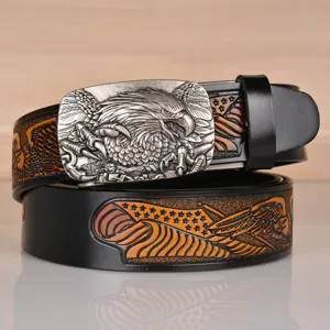 Cintura in pelle da uomo con fibbia in metallo a forma di aquila e cinturino vintage.