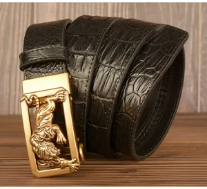 Cintura in pelle da uomo con fibbia automatica tigre d'oro e stampa coccodrillo.