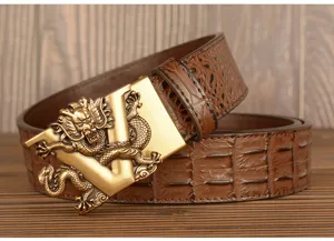Herren Retro Automatik Schnalle Ledergürtel mit Krokodilmuster und Drachen V Schnalle Detail.