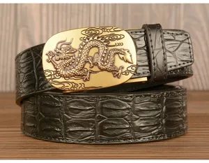 Cintura da uomo in pelle nera con stampa coccodrillo e fibbia a forma di dragone dorato