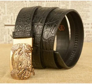 Cintura da uomo in vera pelle con fibbia automatica ed elegante motivo coccodrillo