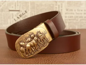 Detailed view of men's genuine leather automatic buckle belt with embossed wolf head metal buckle.