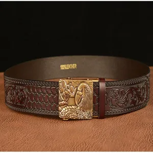Cintura in pelle da uomo con fibbia ad aquila in ottone motivo goffrato casual