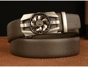 Men casual leather belt detail showing the rotating metal buckle and premium cowhide texture.