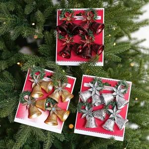 Mini kerstboom bel ornamenten set met kaartverpakking, feestelijke hangende decoratie.
