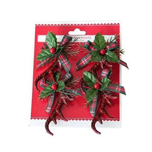 Kerst rendiergewei hangende ornamenten set met ruitjesstrikken en hulstbessen voor feestelijke decors