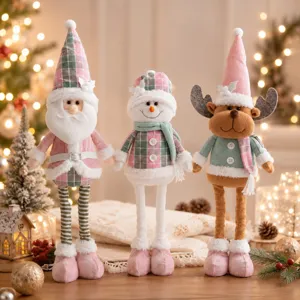 Dettagli del set di bambole di peluche telescopiche di Natale, decorazione festiva.