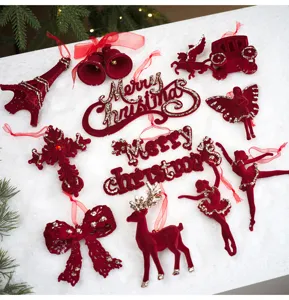 Set di decorazioni natalizie appendibili in velluto rosso vino per albero e festa.