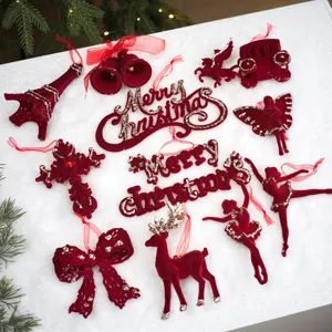 Set di ornamenti sospesi in velluto rosso di Natale, cervo, campana, decorazione albero.