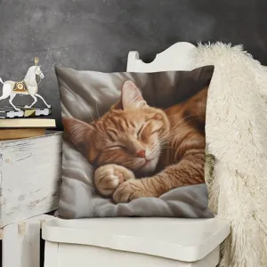 Gemütlicher Deko-Kissenbezug mit schlafender Orangen Katze für kuscheliges Sofa Szenen-Detail.