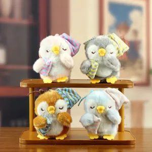 Ciondolo Giocattolo in Peluche Pinguino Cartone Animato Con Cappello da Notte e Cuscino Portachiavi Morbido Decorazione Borsa