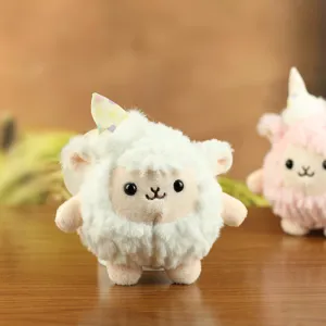Grazioso ciondolo pecora in peluche soffice agnello giocattolo portachiavi dettaglio.