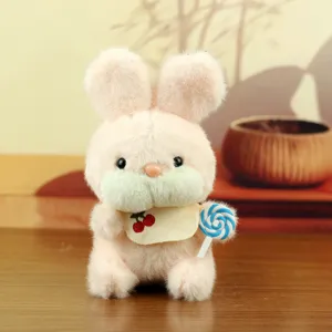 Mignon lapin en peluche poupée pendentif, doudou lapin doux avec bavoir cerise et sucette cadeau.
