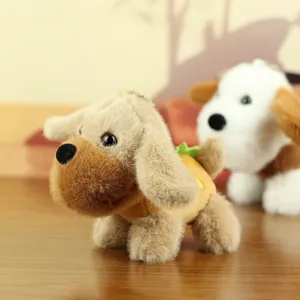 Primo piano dettagliato del simpatico cagnolino di peluche morbido sul tavolo in legno.