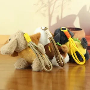 Simpatico portachiavi in peluche cane pane francese, morbido ciondolo per borsa e giocattolo.