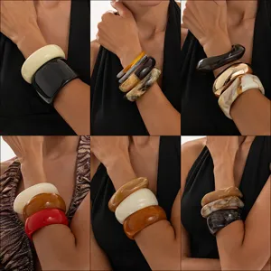 Set de Brazaletes de Resina e Hierro Retro para Mujer Geométrico Irregular Efecto Mármol Puño de Metal Pulido Joyería de Moda Regalo