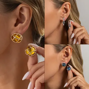 Franse Vintage Metalen Geometrische Oorknopjes Voor Vrouwen Elegante Onregelmatige Mesh Strass Gekleurde Hars Bal Oorbellen Chique Woon-Werkverkeer Feest Sieraden