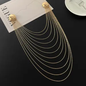 Élégante broche chaîne dorée multicouche, accessoire de vêtement pour fête et grand banquet.