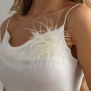 Elegant white feather brooch pin for women, stylish banquet party fashion dress accessory