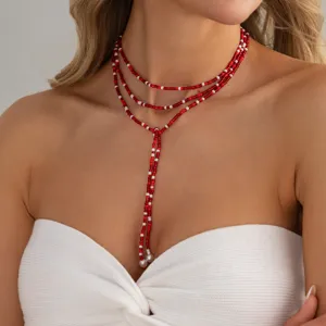 Lange Y-förmige Glasperlen Halskette für Damen, mehrlagige rot weiße Perlen Schmuck Kette