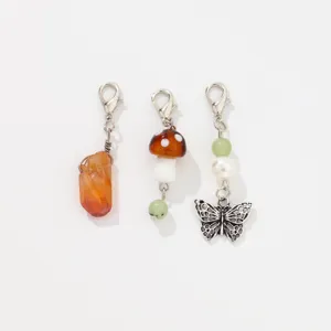 Ensemble de 3 charmants pendentifs en alliage avec pierre, champignon et papillon jolis.