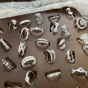 Korean Style Niche Design Twist Geometric Open Ring For Women Elegant Silver Rhinestone Stackable Finger Ring Fashion Hand Jewelry