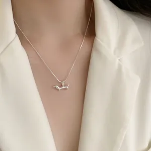 Collier Chiot Teckel Doux et Cool pour Femmes Mode Simple Polyvalent Chaîne de Clavicule Coréenne Individuelle Bijoux en Cuivre Style Ins