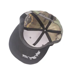 Camo snapback baseball cap detail view, unisex trendy hip hop flat brim hat interior design