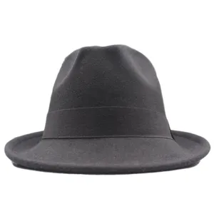 Sombrero fedora clásico de lana negra, detalle elegante de gorra de jazz, moda vintage de invierno.