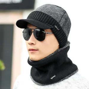 Conjunto gorro bufanda invierno hombre, gorro cálido forrado con visera y braga de cuello.