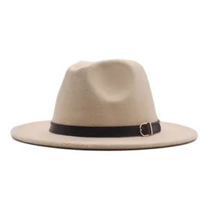 Klassischer Wollfilz Fedora Hut mit breiter Krempe und braunem Ledergürtel für Unisex.