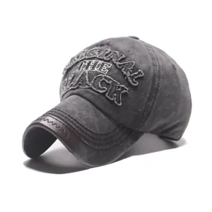 Casquette de baseball noire vintage avec broderie et bord en cuir pour les sports de plein air.