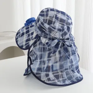 Cappello da sole a quadri blu con ventola ampia tesa e protezione per il collo estate.