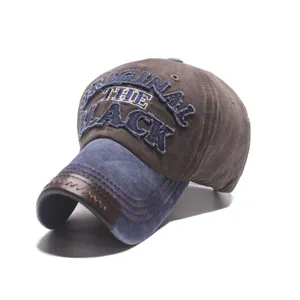 Casquette de baseball en denim délavé vintage avec lettrage brodé et visière en cuir.