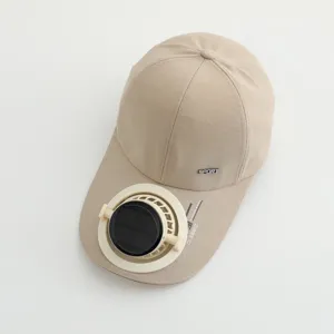 Solarventilator Baseballcap für Outdoor, atmungsaktiver Sonnenschutzhut in Khaki.