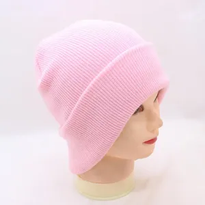 Pink knit beanie hat for women and men, autumn and winter warm solid color skull cap.
