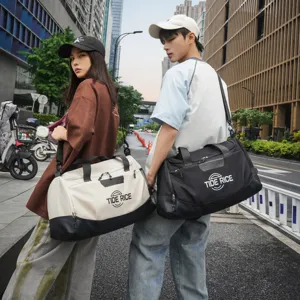 Grand sac de sport étanche pour homme et femme, sac de voyage fourre-tout fitness.