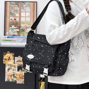 Sternenhimmel Segeltuch Umhängetasche für Alltag, lässige Schultasche mit Schnallen.