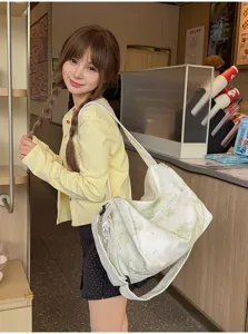 Lässige tägliche Umhängetasche für Damen, weiche Stofftasche mit Sternenmuster und süßer Spitze.