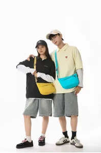 Bolso cruzado de nailon de moda para hombres y mujeres, bolso de pecho casual minimalista.