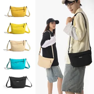 Bolso cruzado de nailon de moda para hombre y mujer bolso de pecho informal de varios colores