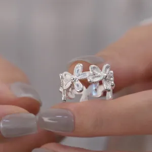 Süßer silberner Blumen-Öffnungsring für Damen, stilvoller und eleganter Fingerring für den Alltag.