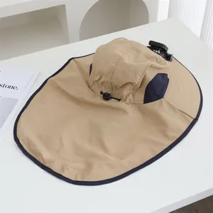 Chapeau de pêcheur de protection solaire d'été avec ventilateur solaire et grand rabat.