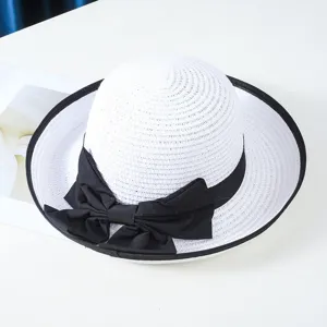 Sombrero de paja de verano para mujer con lazo negro, sombrero de playa elegante de ala ancha.