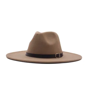Klassischer Fedora Hut mit breiter Krempe für Damen und Herren, stilvolle Wollfilzmütze.