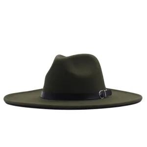 Chapeau fedora en feutre de laine vert avec large bord et lanière en cuir pour femme et homme.