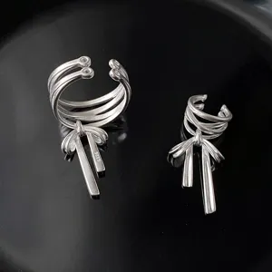 Schleife Silber Ring offener mehrschichtiger Kreuz Quaste minimalistischer Ohrkamm Schmuck.