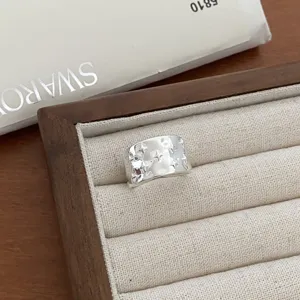 Vintage silver geometric star textured open ring stylish hip hop fashion jewelry for women.